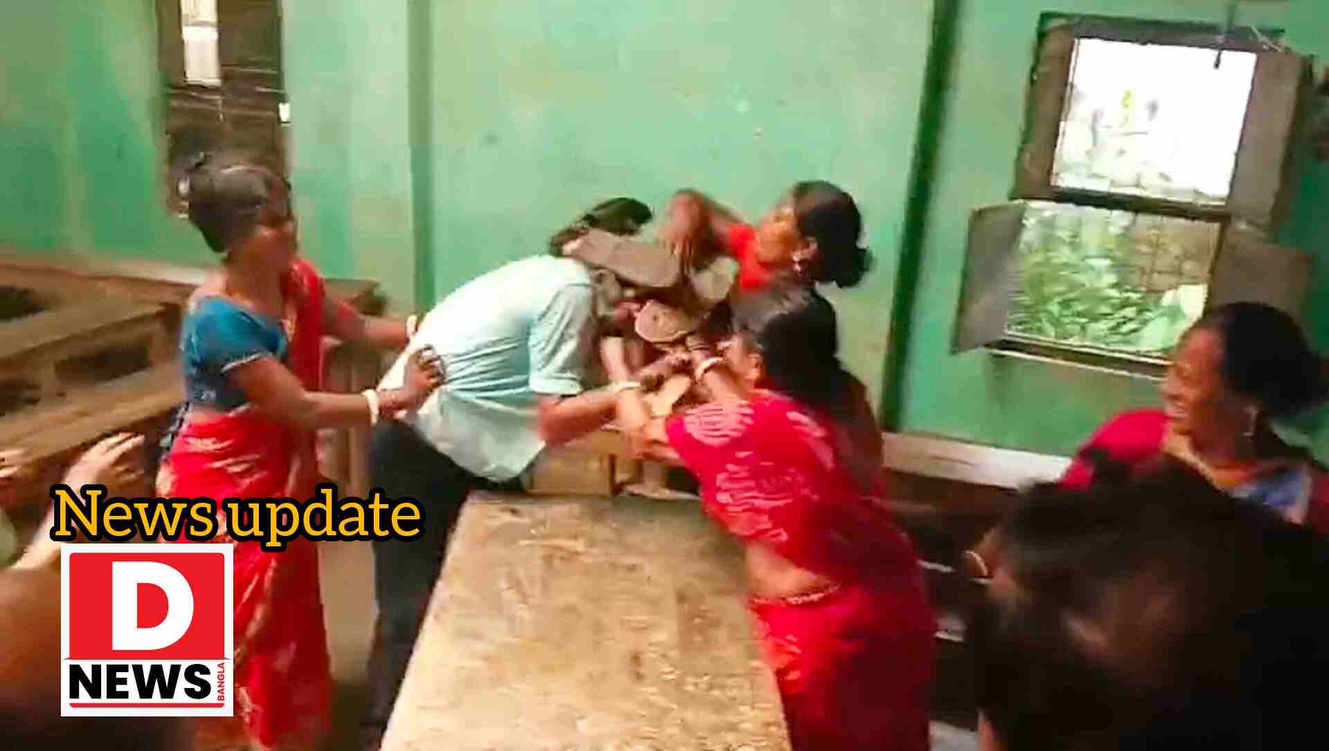 Daspur Teacher Agitation : ‘সুযোগ পেলেই ছাত্রীদের সঙ্গে অশ্লীল আচরণ শিক্ষকের’ শিক্ষককে জুতোর মালা অভিভাবকদের! দাসপুরে উত্তেজনা